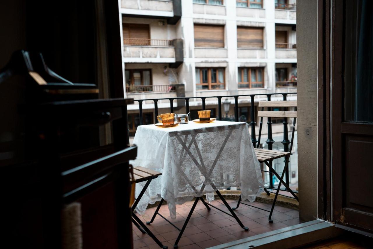 Hihome Hostel Uria Oviedo Esterno foto